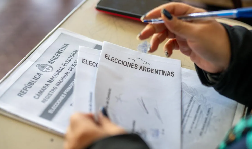 Las elecciones presidenciales se realizan con normalidad en Tucumán