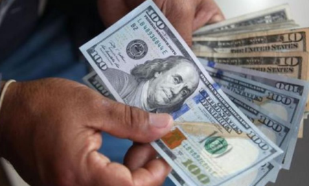 El Banco Central prohibió la venta de dólares para compra de inmuebles