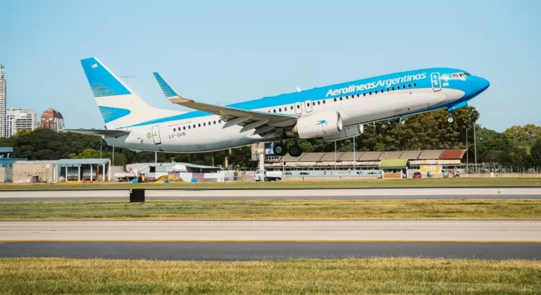 Las aerolíneas lanzaron nuevas promociones y cuotas sin interés en sus vuelos