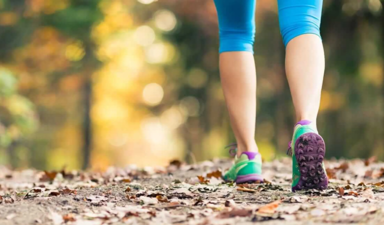 Chau kilos de más: Los ejercicios que te ayudarán a perder peso simplemente caminando
