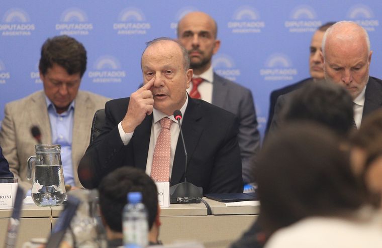Milei despidió al ministro de Infraestructura, Guillermo Ferraro