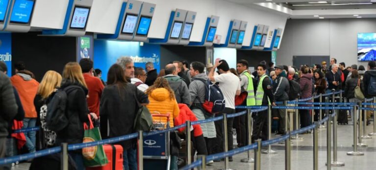Paro de Gremios Aeronáuticos este fin de semana: Más de 30,000 pasajeros afectados