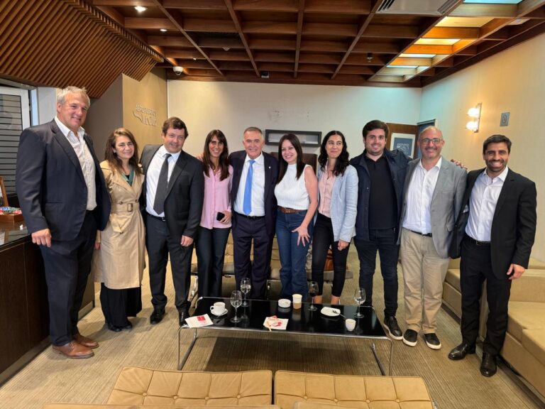 Osvaldo Jaldo y Referentes de La Libertad Avanza Despidieron a la Ministra Sandra Pettovello Tras su Visita a Tucumán