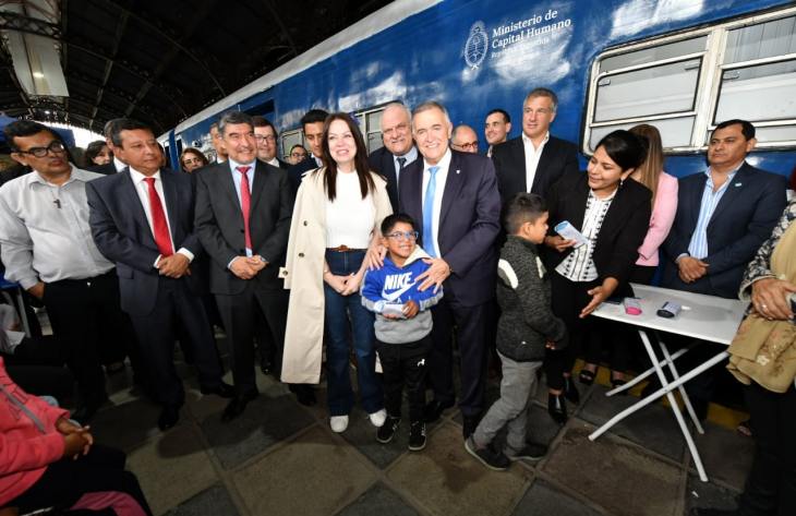 El Tren Socio Sanitario llego a Tucumán para ser lanzado por Jaldo y Sandra Pettovello