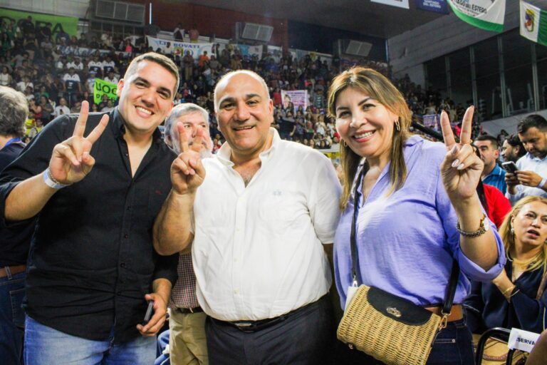 La interna peronista en Tucumán estalla en Santiago: la comitiva manzurista respalda a Cristina mientras Jaldo se distancia