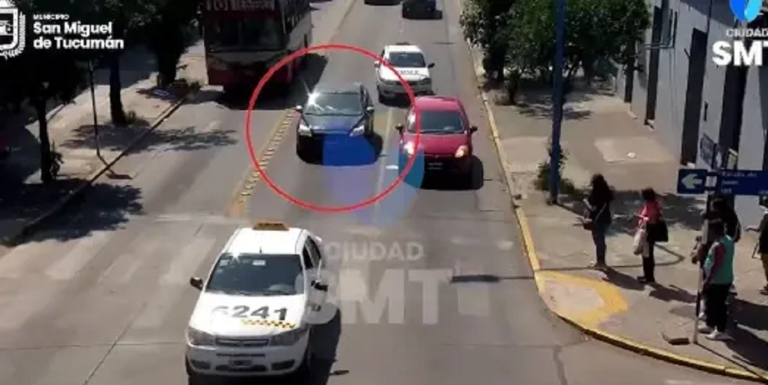 Automovilista giró de manera imprudente en pleno centro y casi lo lleva puesto un colectivo