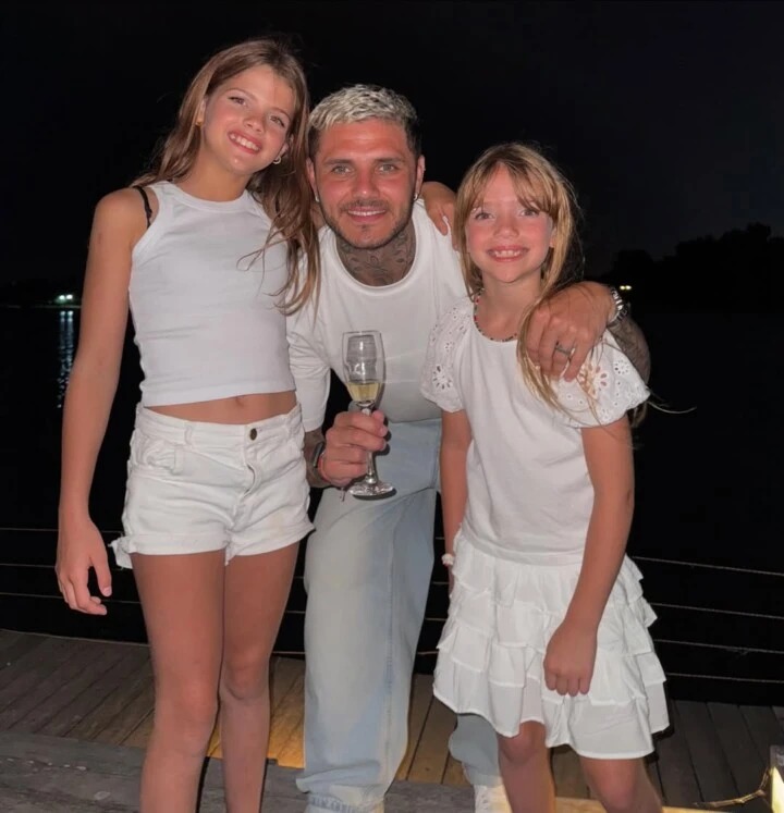 Icardi con sus hijas