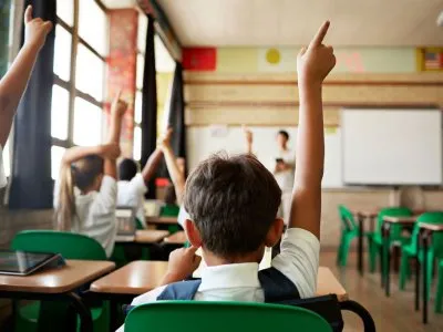 Arrancan las clases: los gremios docentes y el Gobierno de Milei negociarán de buena fe Comienzan las clases