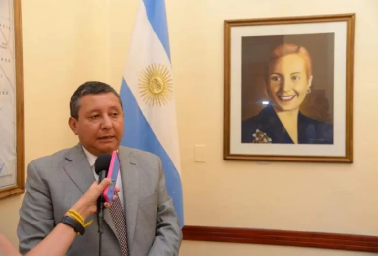 Cheques por ventanilla: exintendentes justifican las extracciones ante los medios, pero no en los bancos Darío Monteros, exintendentes justifican desfalco