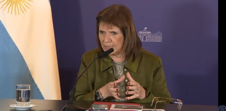 Bullrich Presentó Proyecto de Ley Antibarras y Defendió a la Policía Tras Incidentes en la Marcha del 12 de Marzo Bullrich