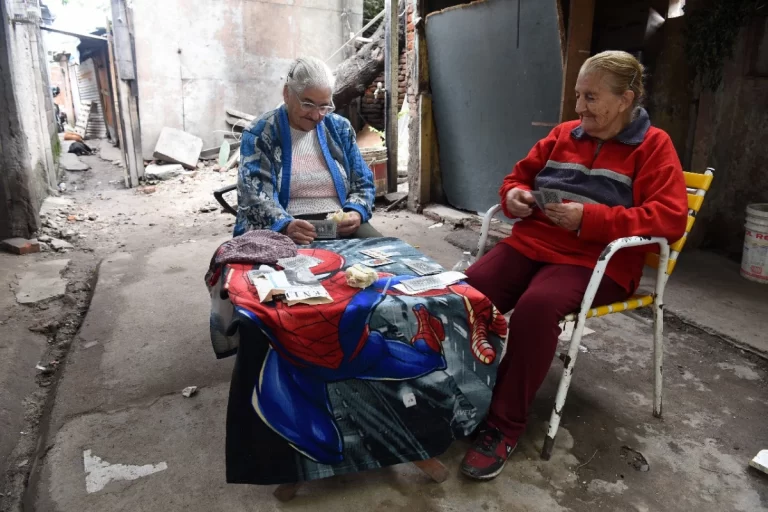Vecinos de España y Juan B. Justo: “Cada vez que llueve, sabemos que nos vamos a inundar” Vecinos de España y Juan B Justo