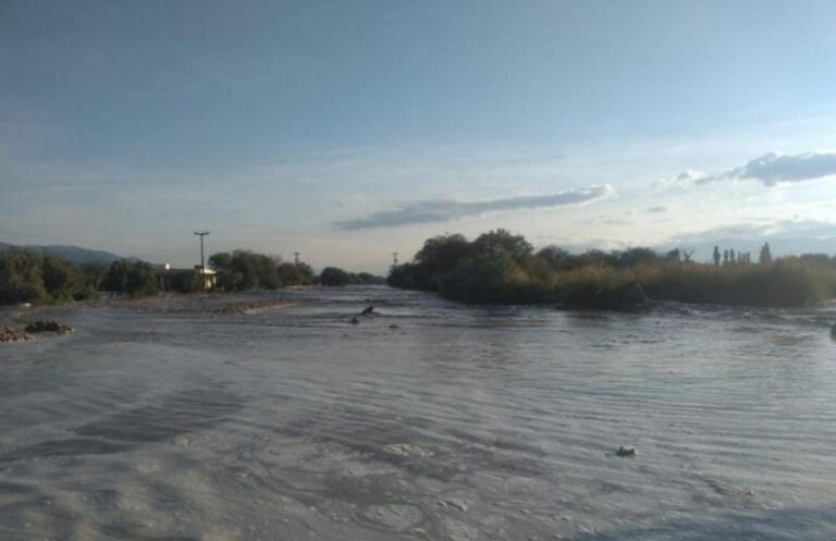 Río Santa María desbordado