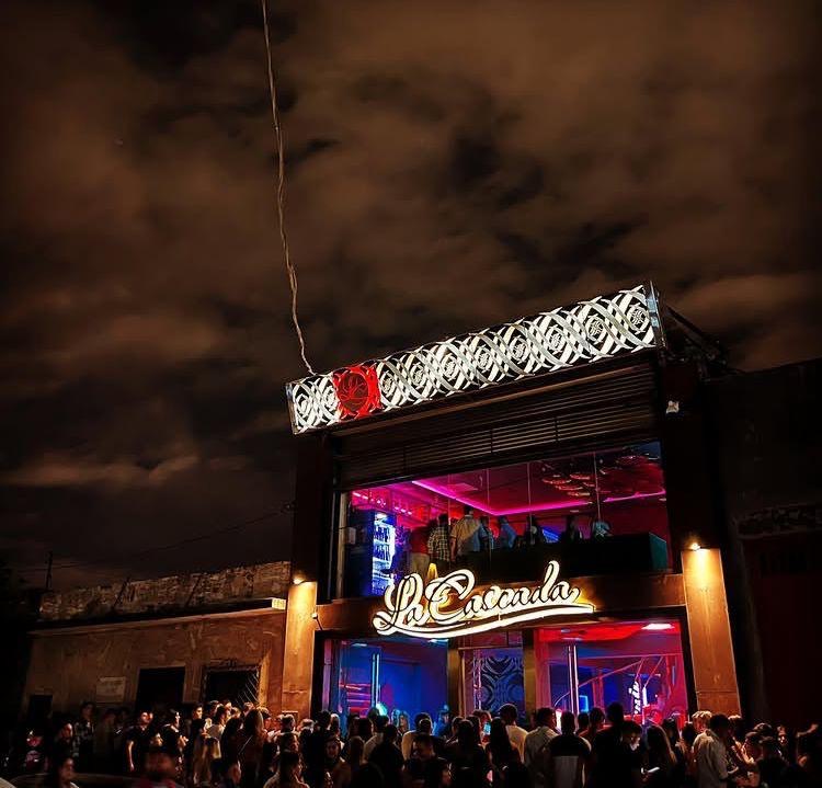Tras ocho semanas de espera, esta noche reabre sus puertas el local bailable La Cascada