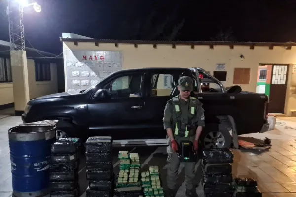 Tucumán: incautan 114 kilos de hojas de coca ocultas en una camioneta