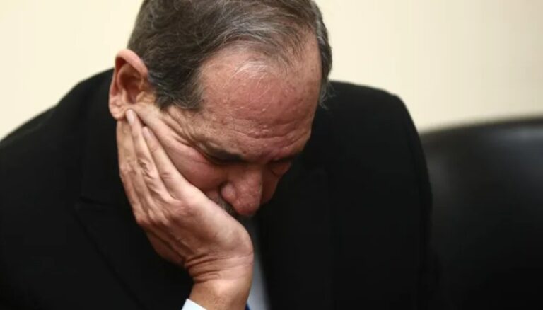 En cana y sin amor: Alperovich fue abandonado por Marianellla Mirra, quien hace un día le declaraba amor incondicional Alperovich triste