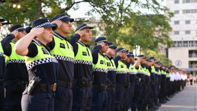 La Policía ya patrulla con pistolas Taser en Tucumán: una medida para reforzar la seguridad