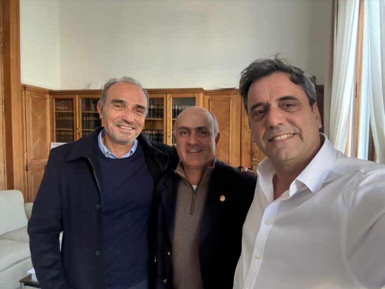 Jose Molionuevo gunto al Presidente de LLA Tucumán