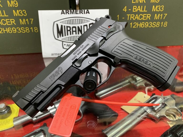 Robaron 30 pistolas Bersa que iban camino a un comercio en Tucumán Robo de 30 Bersa 9mm