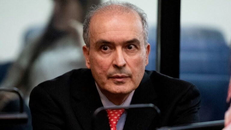 De los bolsos al calabozo: el kirchnerista José López pasará 13 años en prisión José López deberá cumplir 13 años de prisión por corrupción