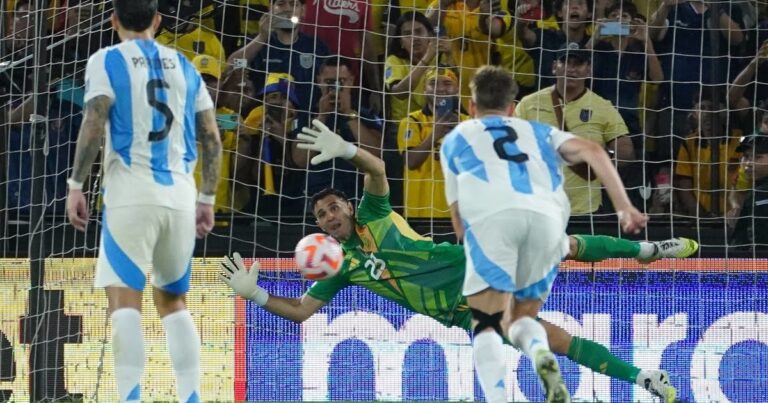 Eliminatorias: Argentina cerró con derrota ante Ecuador