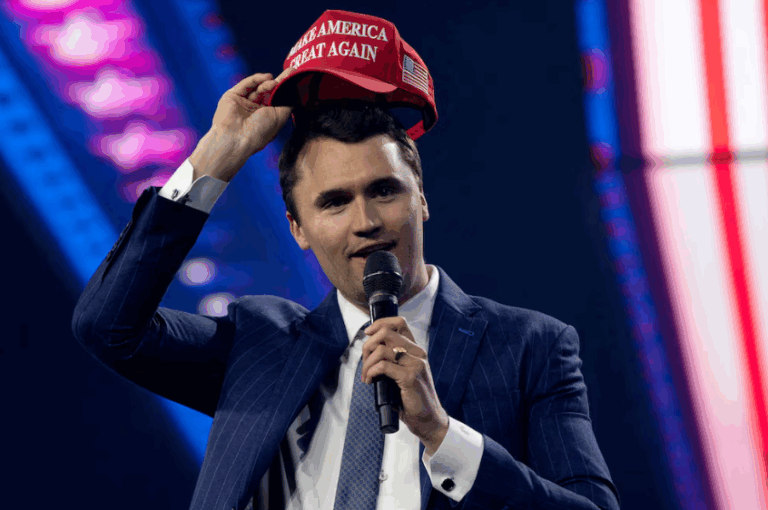 Conmoción en EE.UU.: Charlie Kirk, referente de derecha, asesinado en pleno acto público Charlie Kirk