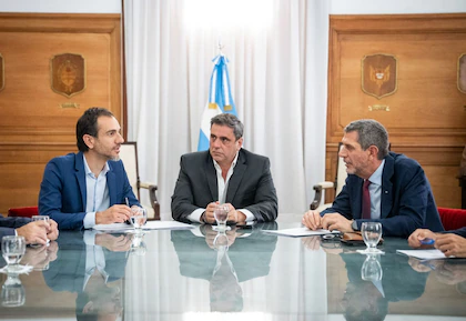 El Gobierno comenzó a reactivar obras públicas para tender puentes con la oposición dialoguista
