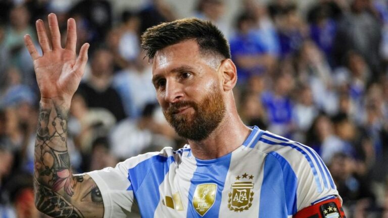 El Monumental despide a Messi: el 10 y Mastantuono, juntos de arranque Messi