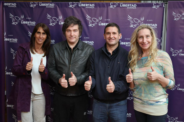 Milei calificó a Ricardo Bussi de “farsante, fascineroso y mentiroso” por usar su imagen en la campaña tucumana 3 Captura de pantalla 2025 10 19 005726