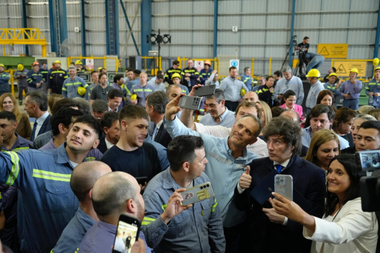 Milei lanzó el “Plan Argentina Grande Otra Vez” con reformas laborales, tributarias y macroeconómicas Milei presentó el plan Argentina Grande Otra Vez