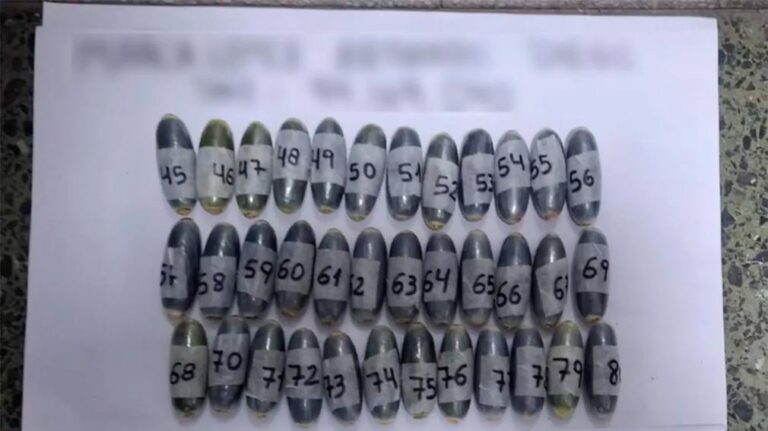 Detuvieron en Tucumán a dos bolivianos que transportaban más de dos kilos de cocaína dentro del cuerpo Tucuman