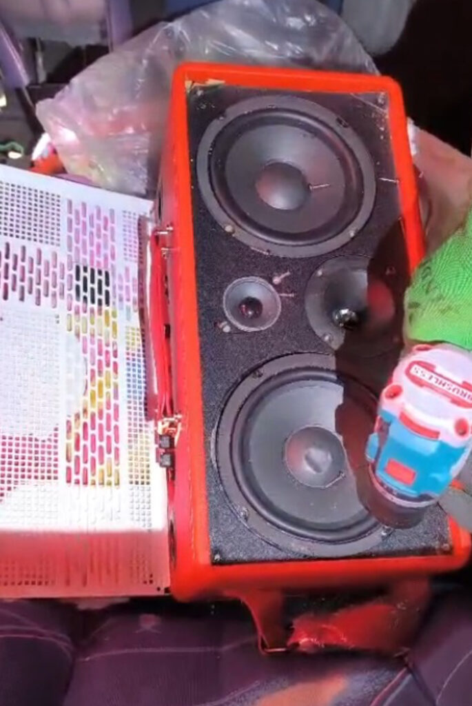 Insólito: Llevaba marihuana escondida en un parlante y pegada al cuerpo 1 IMG 5850