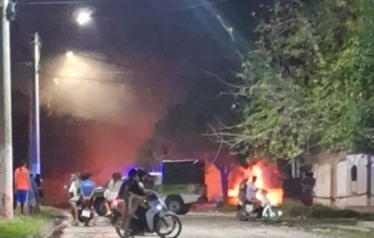 San Cayetano: incendian la casa del presunto asesino de Zoe