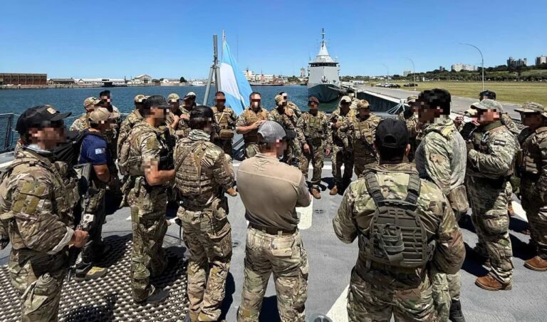 Tridente: La Armada Argentina se entrenó con los Navy SEALs Tridente: La Armada Argentina se entrenó con los Navy SEALs