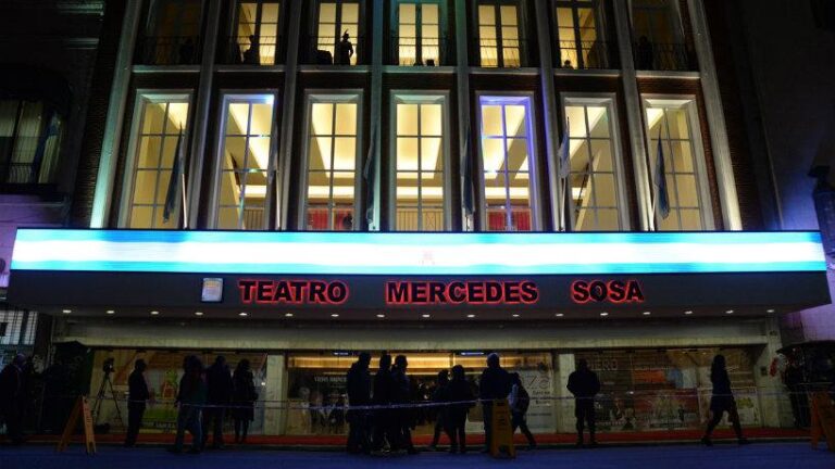 Acusan a un hombre de utilizar datos robados de una tarjeta para comprar entradas de recitales teatro mercedes sosa - hombre
