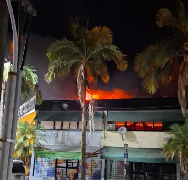 Incendio en Lules: globo aerostático provoca daños en galería comercial en Navidad