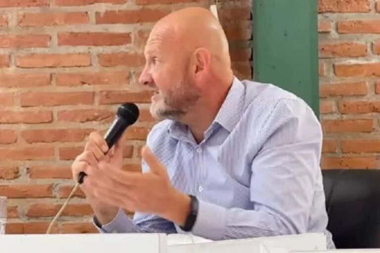 Sesión caliente en Yerba Buena: Álvaro Apud rechazó la ampliación presupuestaria y pidió mayor transparencia en el uso de los fondos Sesión caliente en Yerba Buena: Álvaro Apud rechazó la ampliación presupuestaria y pidió mayor transparencia en el uso de los fondos