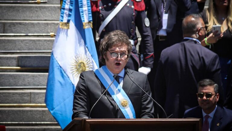El “ICE” argentino: Refuerzan controles migratorios y avanzan con expulsiones de extranjeros ilegales Argentina refuerza controles migratorios y avanza con expulsiones de extranjeros en situación irregular