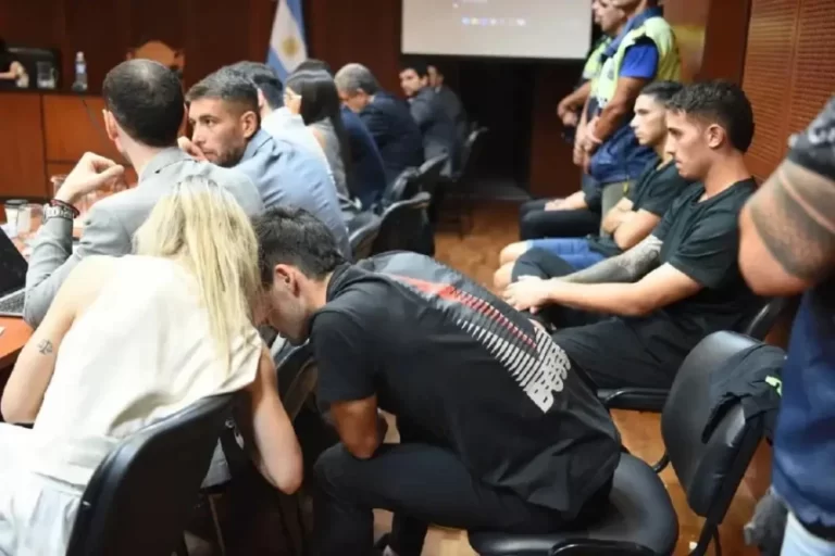 Sobreseimiento en el caso Velez: alivio y repercusiones tras el fallo que benefició a los jugadores