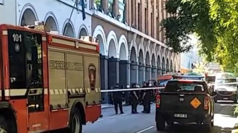 Violencia de izquierda: Bombas en gendarmería y mercado libre