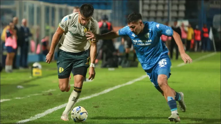 Empate entre Atlético Tucumán y Aldosivi en el debut de Julio César Falcioni Empate entre Atlético Tucumán y Aldosivi en el debut de Julio César Falcioni