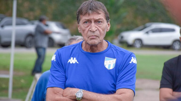 Falcioni cuestionó el arbitraje tras la derrota de Atlético Tucumán y reconoció falta de contundencia Falcioni