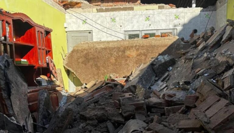 Derrumbe repentino en Tafí Viejo: alarma en el barrio y pedido de controles urgentes