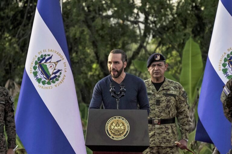 El Salvador: Nayib Bukele habilitó la cadena perpetua para menores desde los 12 años