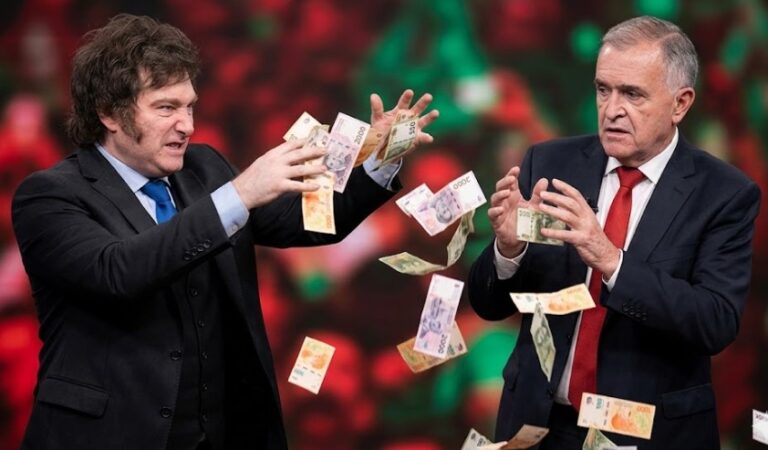 Tucumán sigue recibiendo fortuna de coparticipación y el Gobierno provincia la despilfarra en caja política
