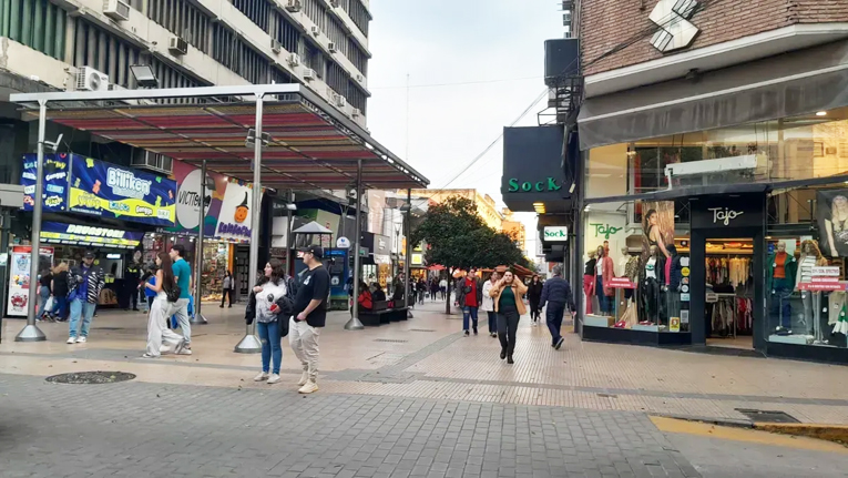 Todo listo para alentar a la Scaloneta: el comercio modificará su horario este miércoles