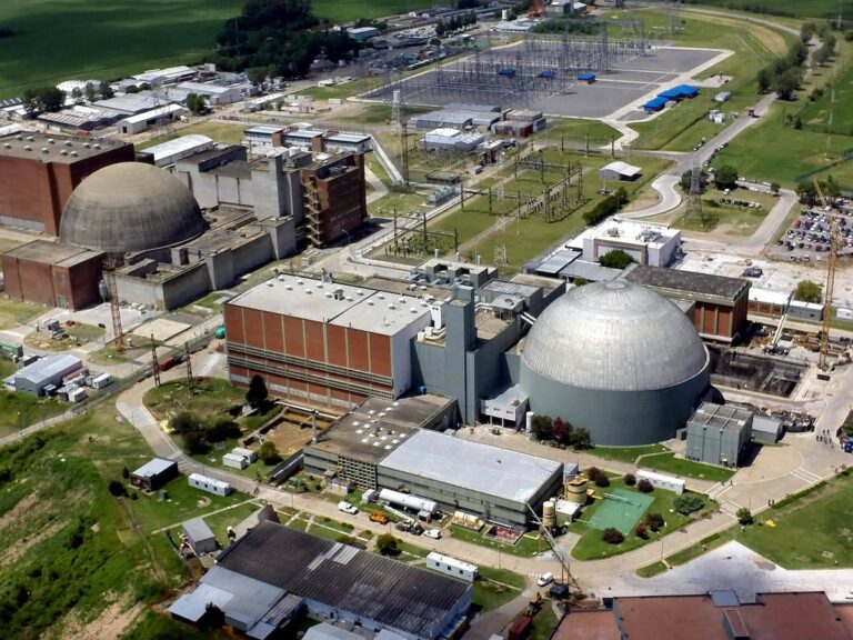 El Gobierno anunció una inversión privada de US$ 1.200 millones para construir un reactor nuclear argentino en Atucha