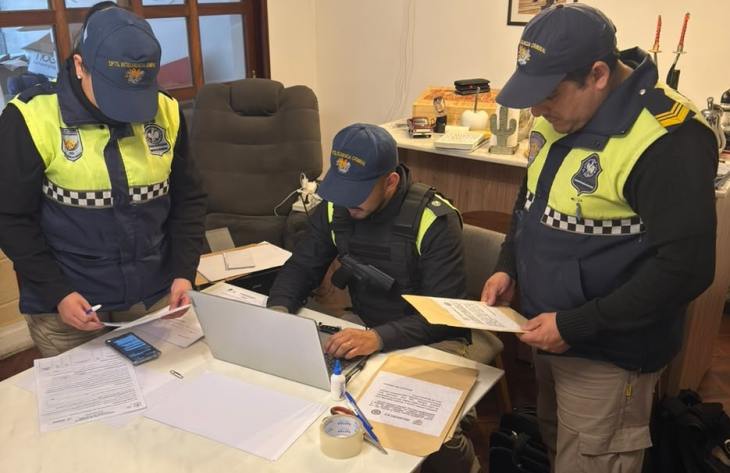 Investigaban una presunta estafa y encontraron un depósito con anabólicos ilegales en un local de suplementos