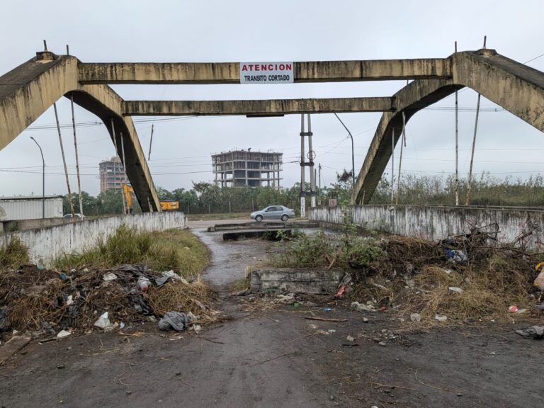 La ineficiencia peronista, en la obra pública, a flor de piel: un puente que duró tres años y lleva ocho clausurado