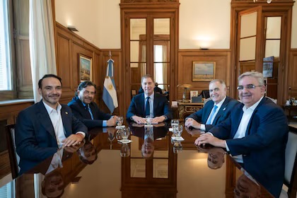 Santilli comenzó a negociar con los gobernadores por el Presupuesto 2027