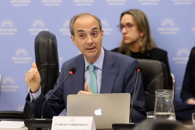 PISA 2025: el Gobierno atribuyó el bajo desempeño argentino a una crisis educativa acumulada y destacó sus planes para revertirla